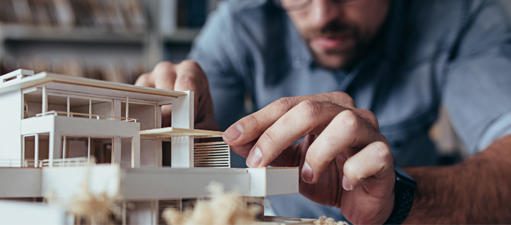 maquette et homme en prepa architecture